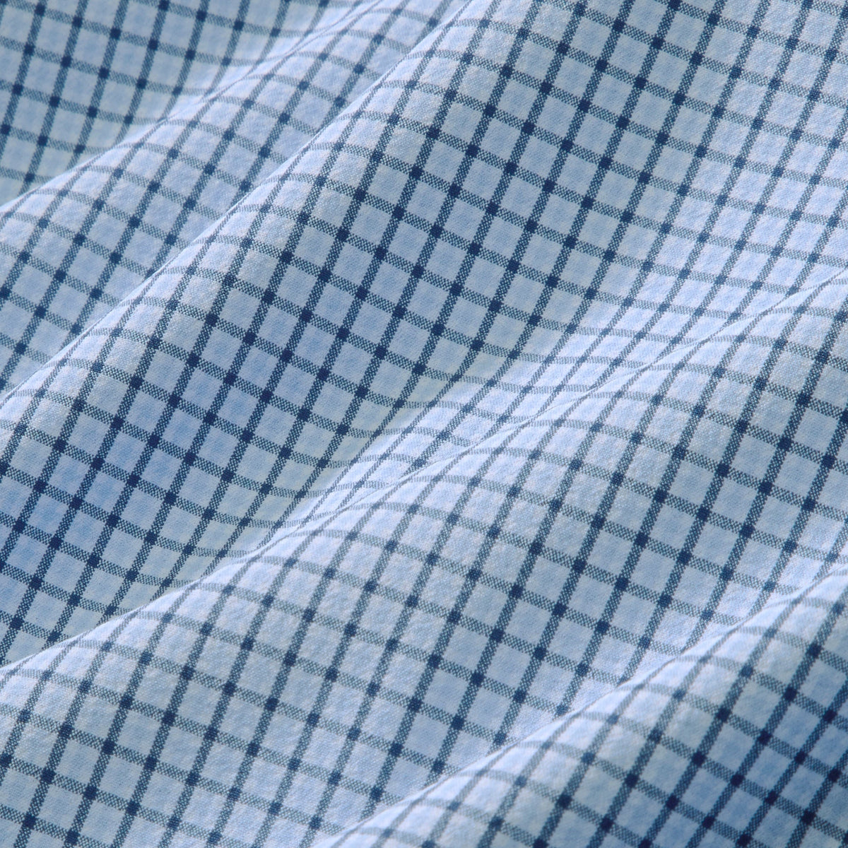 Mizzen + Main Midnight Navy Sam Plaid close-up fabric swatch